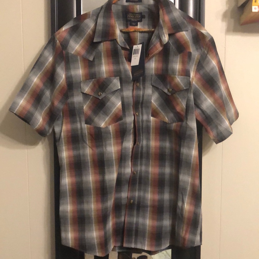 NWT Men’s L Pendleton pearl snap button down short sleeved shirt
